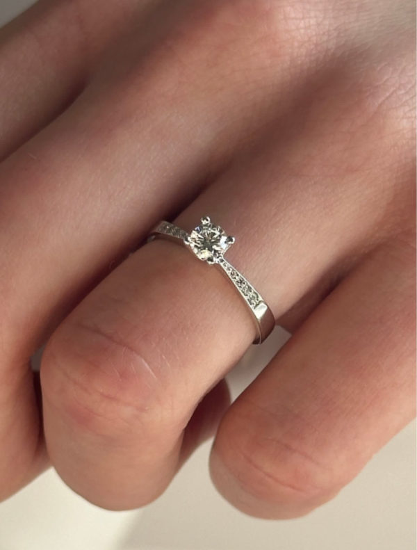 0.3 ct Diamond Classic Engagement Ring